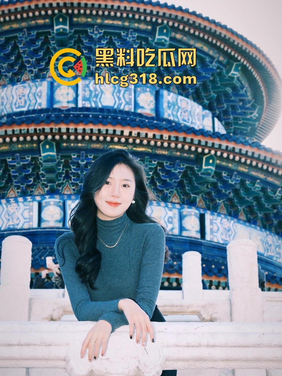 海角社区 在小孩旁边大胆猛插邻居黑丝少妇 怕把儿子吵醒不敢大叫 还把玩小儿子的小鸡鸡 骚的一批！-2