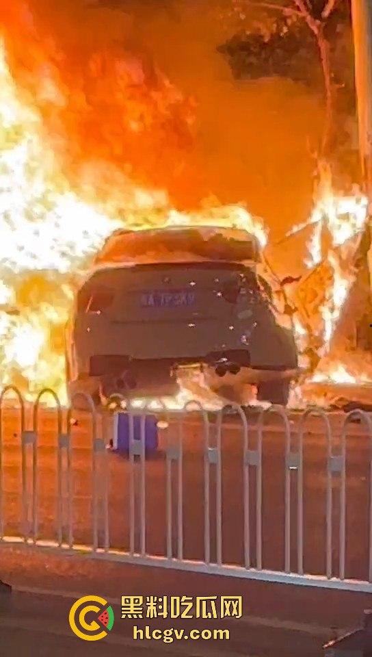 青环路情侣喝高出车祸！车子着火侧滑惨剧，男的逃生，女的被烧死让人唏嘘！-7