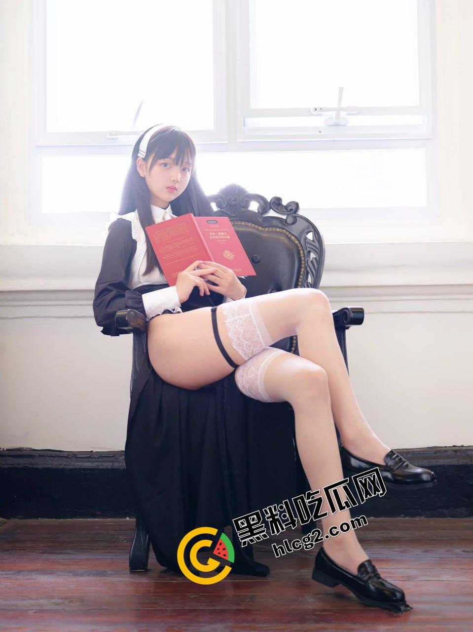 顶级网红罕见私拍 微博纯天然治愈系清纯美女 赤西夜夜 万元定制 露脸露点上演修女的诱惑-2